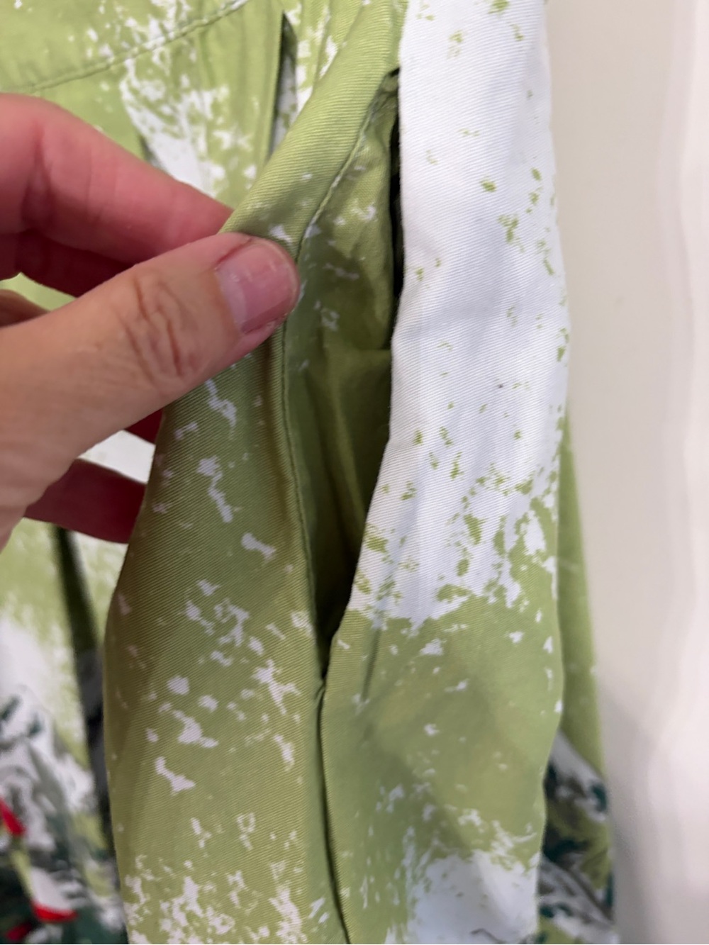 Like new size M vintage Oktoberfest scenic green white and red pleated skirt! - Picture 4 of 10